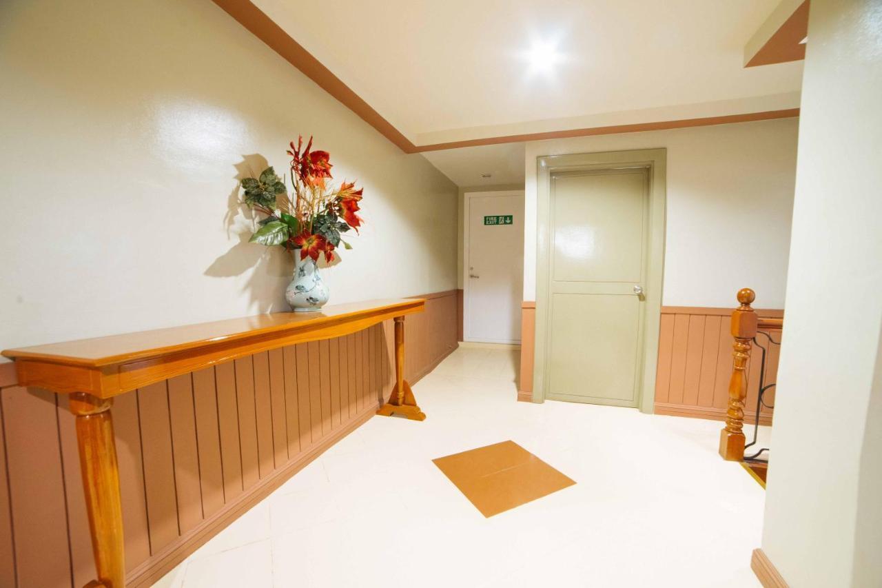 Reddoorz Plus Near San Pedro Cathedral Davao Exterior photo